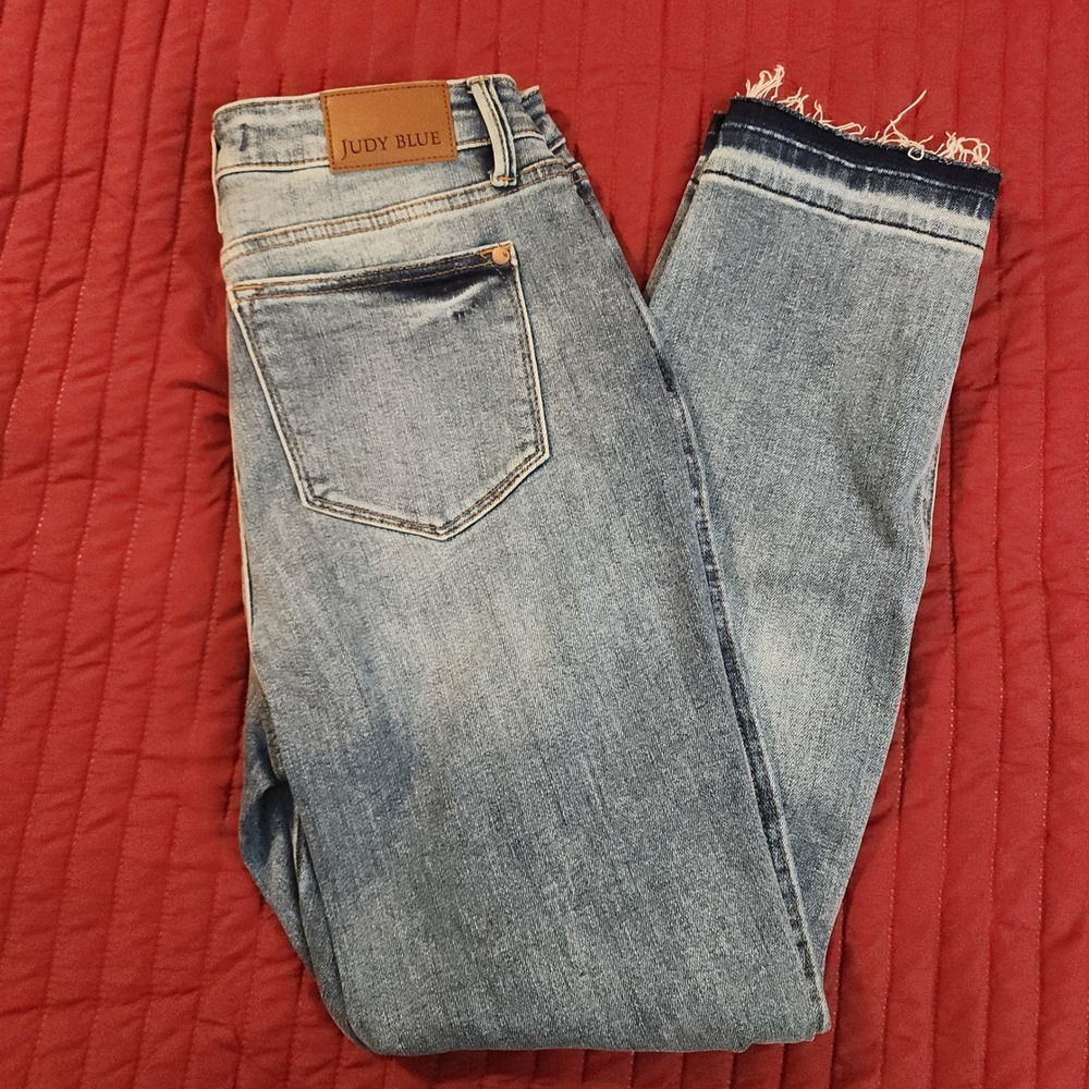 E82 Judy Blue Boyfriend Fit Jeans Women 5/27 Blue Distressed Raw‎ Hem JB88818 MD